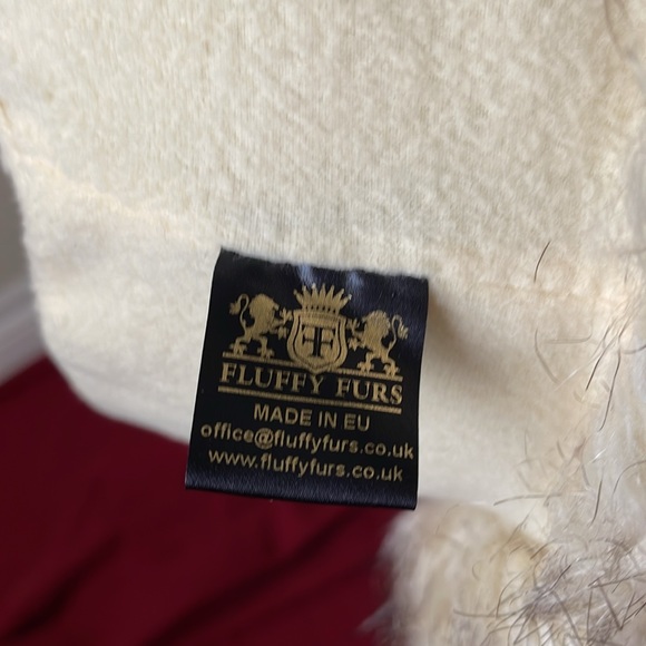 Fluffy Furs OS Knitted Beige Stretchy Hat, Lined with Cream Faux Fur - Picture 6 of 6